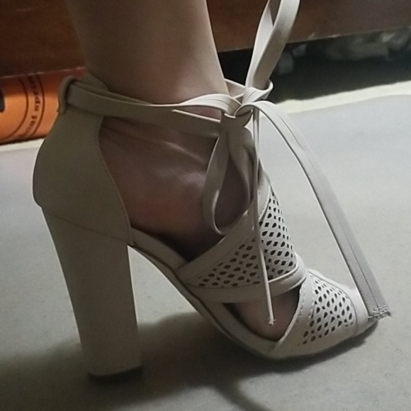 CALL IT SPRING HIGH HEEL - Picture 5 of 5